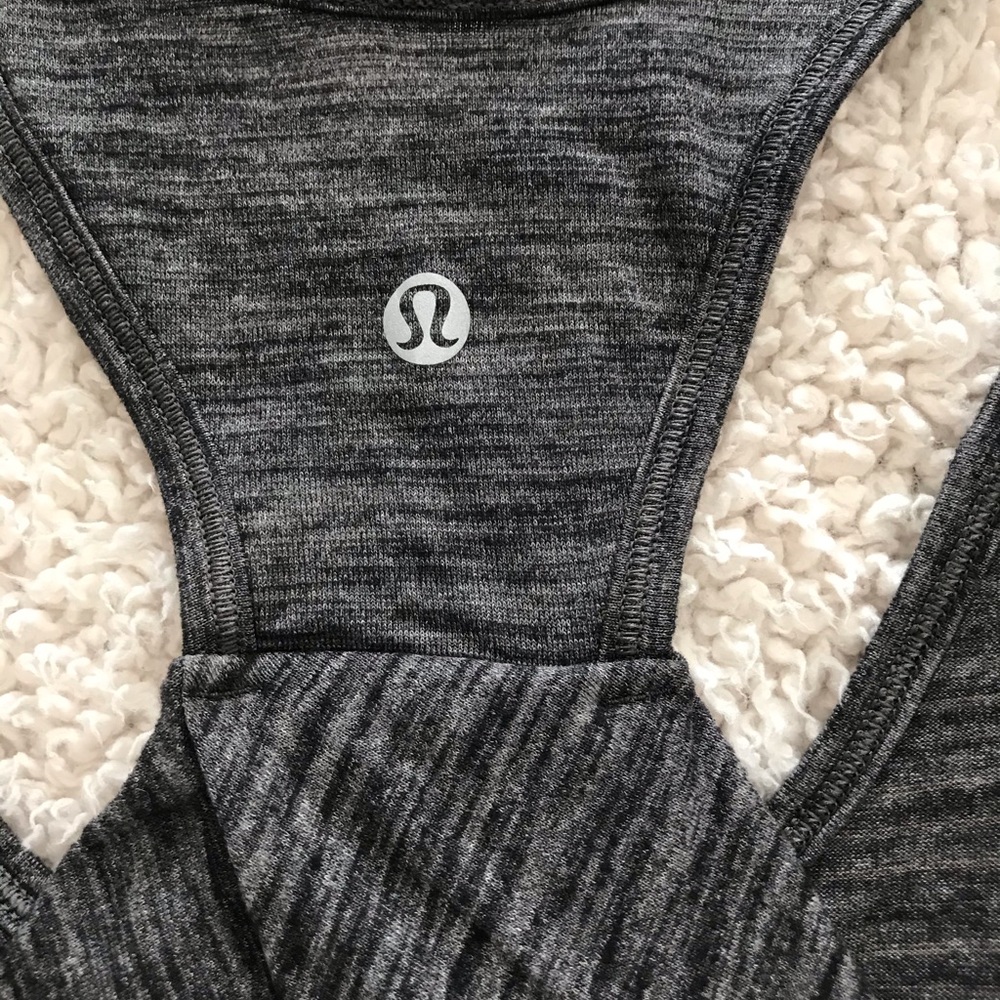 Like New!✨Lululemon Tank 6 - Picture 6 of 8